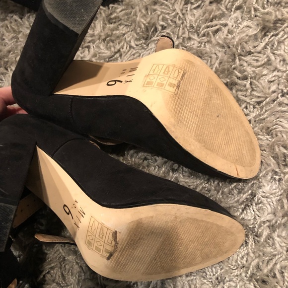 black heels - Picture 4 of 4